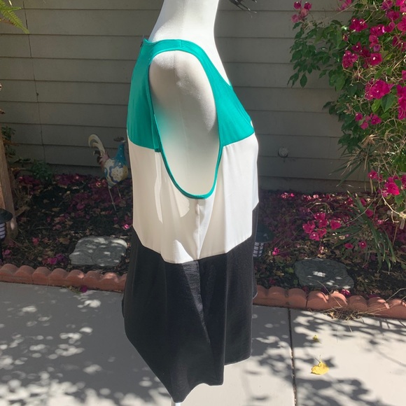 BCBG tank - Picture 2 of 7